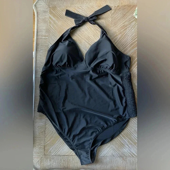 New Motherhood Maternity Women's Beach Bump One Piece Black Halter Swimsuit - Picture 5 of 10